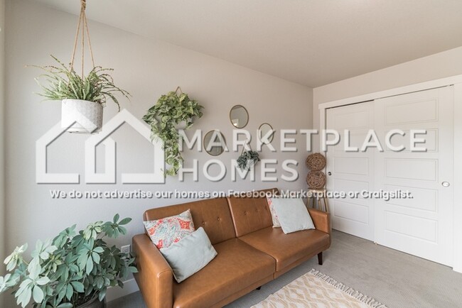 Building Photo - 8122 River Run Dr