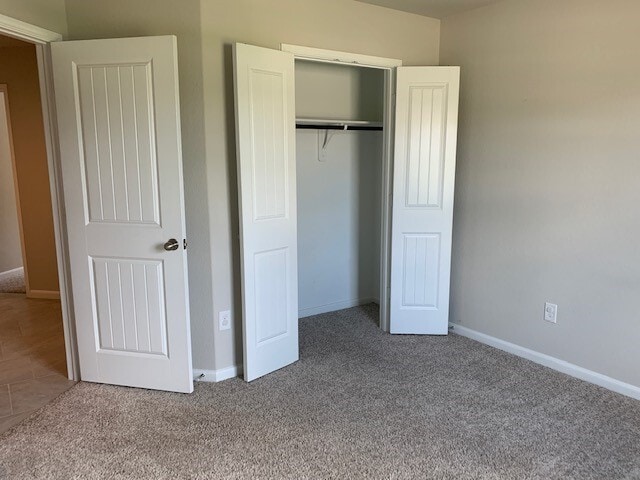 Building Photo - 8219 Ivy Wood Ct