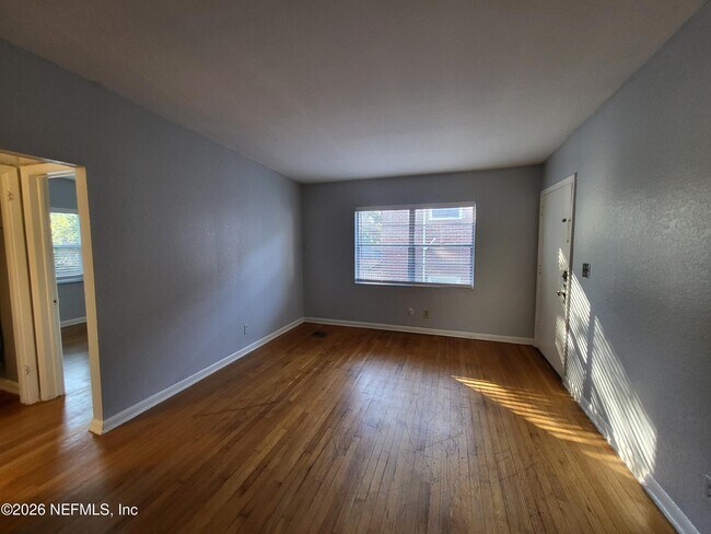 Building Photo - 2648 Dellwood Ave