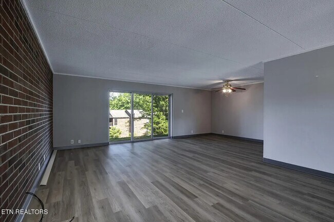 Building Photo - 400 Dublin Dr