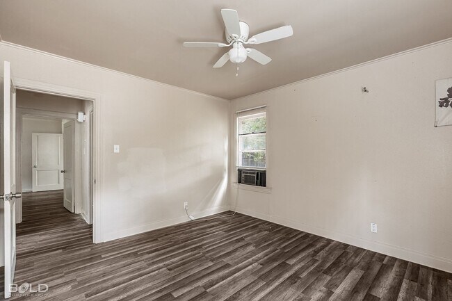 Building Photo - 3920 Huston St