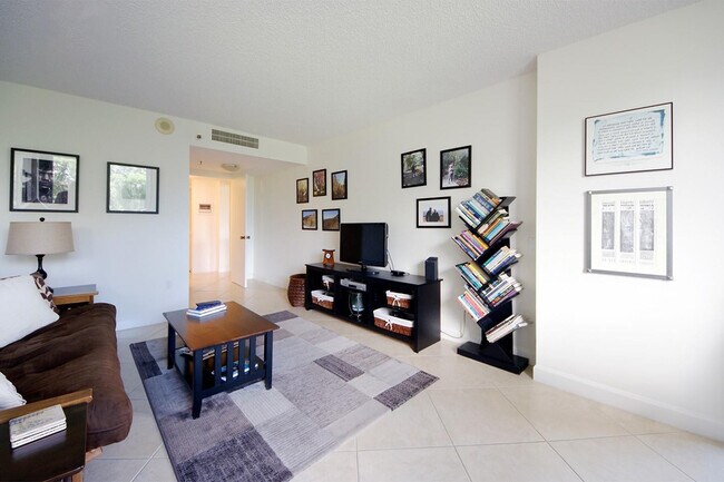 Building Photo - 2480 Presidential Way