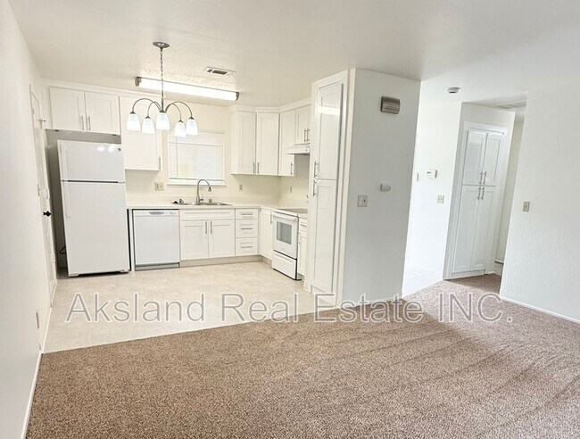 Building Photo - 200 Northwoods Ave