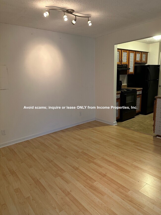 Building Photo - 171 Brooke Castle Dr