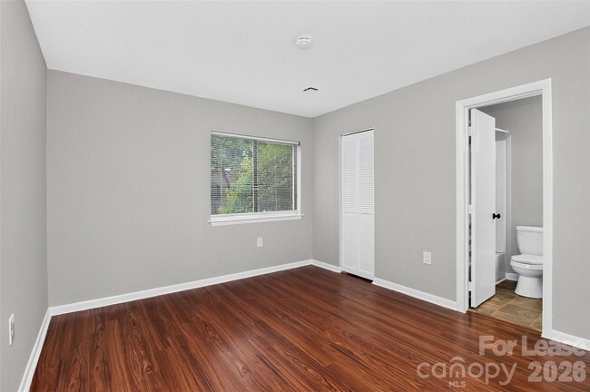 Building Photo - 4804 Spring Lake Dr