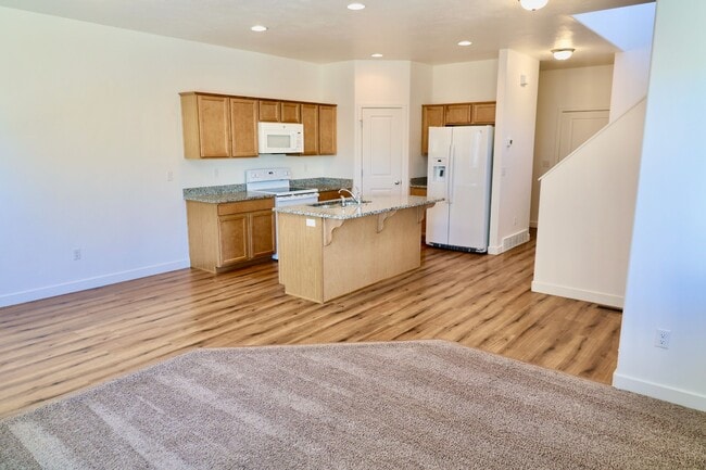 Building Photo - 15104 S Wild Horse Wy