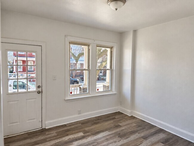 Building Photo - 209 S Harrison St