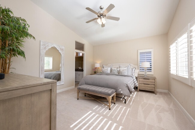 Building Photo - 80395 Green Hills Dr