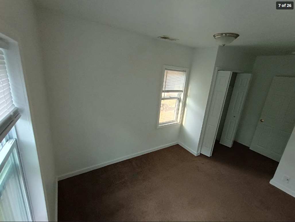 Building Photo - 833 Heights Rd