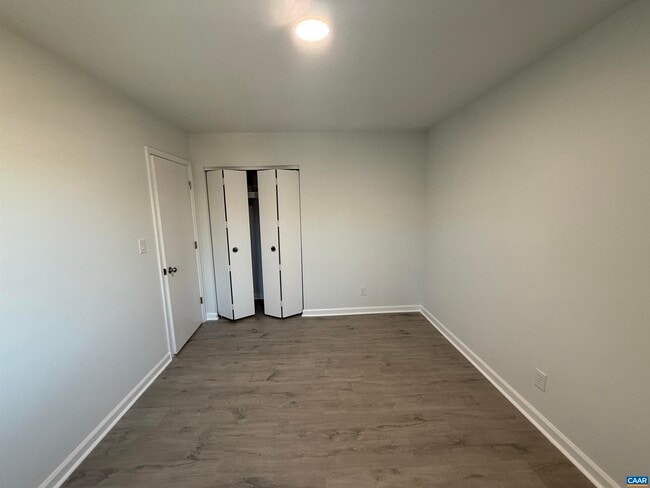 Building Photo - 120 Georgetown Green