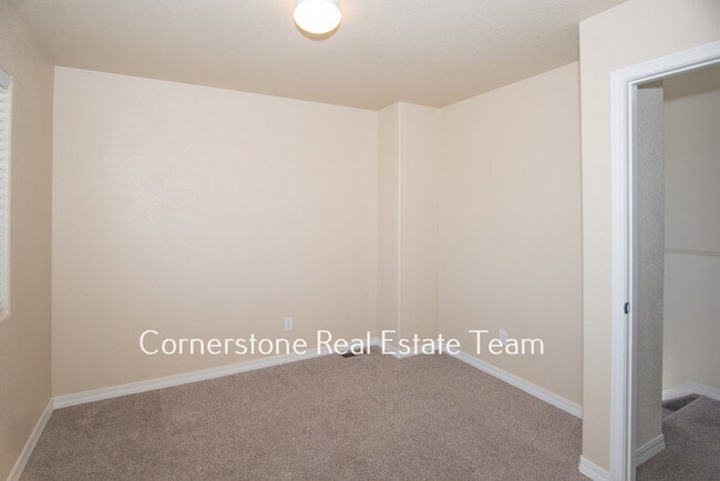 Building Photo - 855 Endeavor Wy