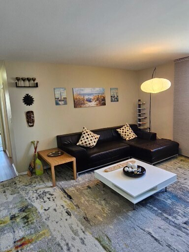 Building Photo - 6325 N Sheridan Rd