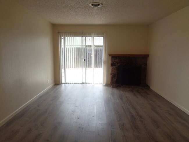 Building Photo - 1170 Forestwood Dr