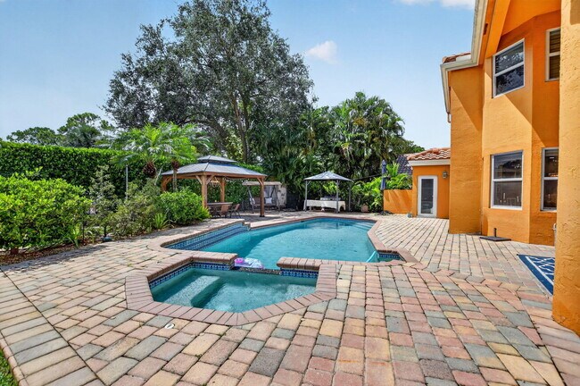 Building Photo - 23201 Boca Club Colony Cir
