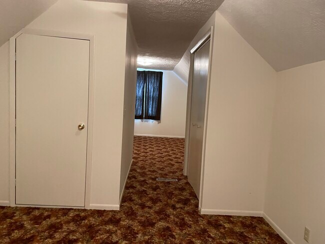 Building Photo - 2206 Pacific St