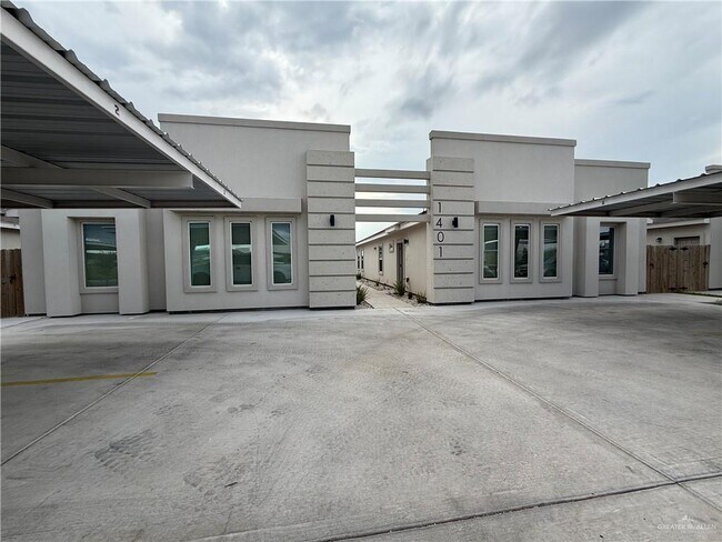 Primary Photo - 1401 Beverly Ave