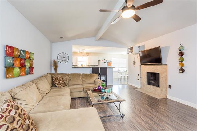 Building Photo - 1001 Valley Creek Dr