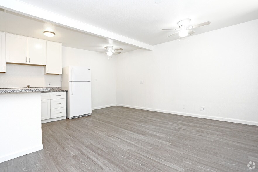 Sur Apartments At 2927 Marconi Sacramento Ca Apartment Finder