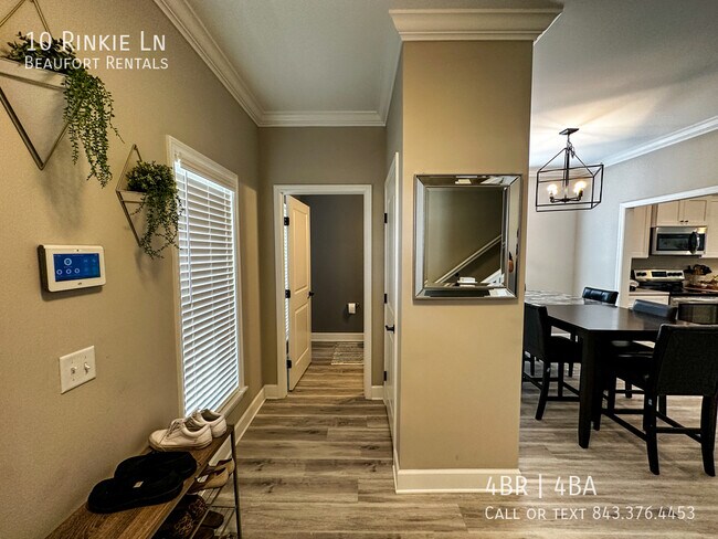 Building Photo - 10 Los Robles Rd