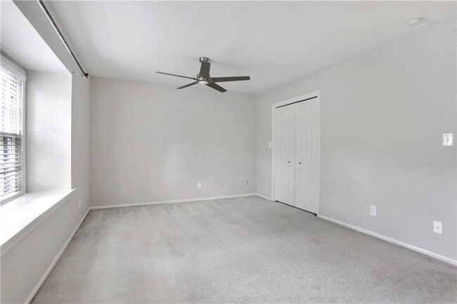 Building Photo - 60 Chaumont Square NW