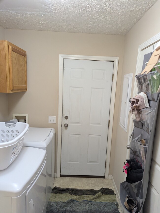 Building Photo - 2306 E Delaware Ave