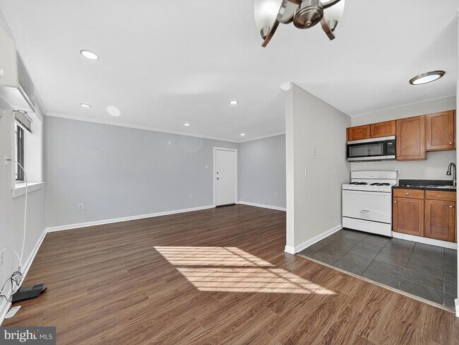 Building Photo - 3111 Naylor Rd SE