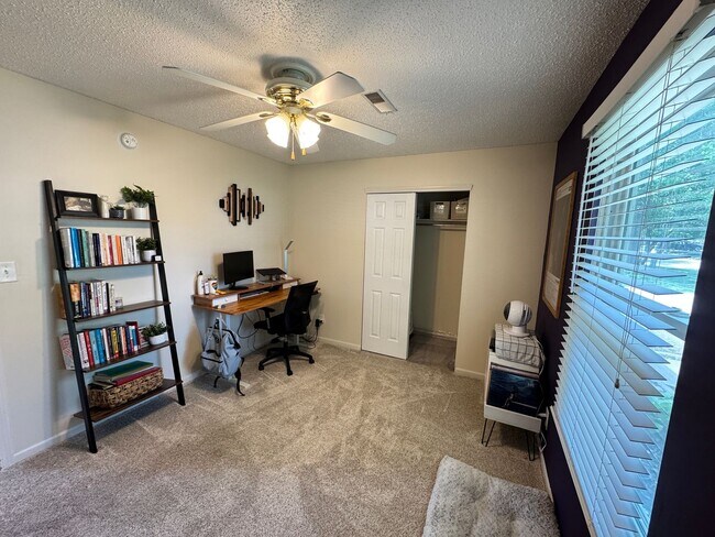 Building Photo - Newly remodeled Eastside home