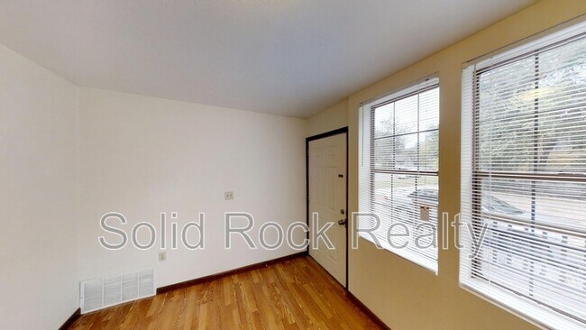 Building Photo - 931 N Wahsatch Ave