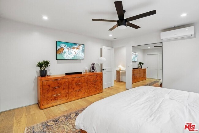 Building Photo - 838 N Mansfield Ave