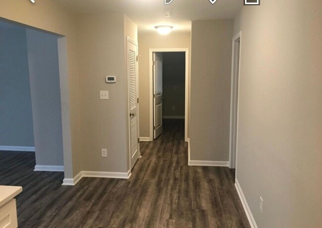 Building Photo - Renovated 2 Bedroom 2 Bathroom Condo off N...