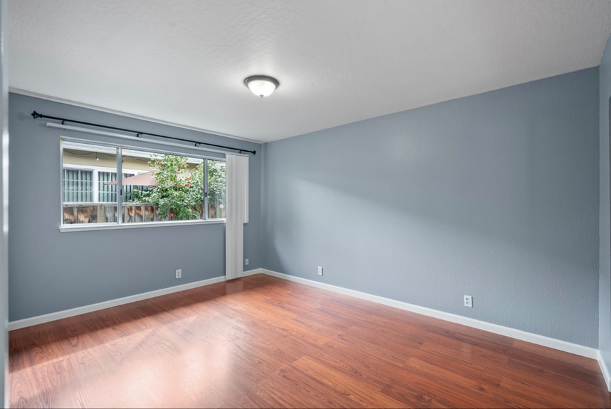 Building Photo - 3439 Payne Ave