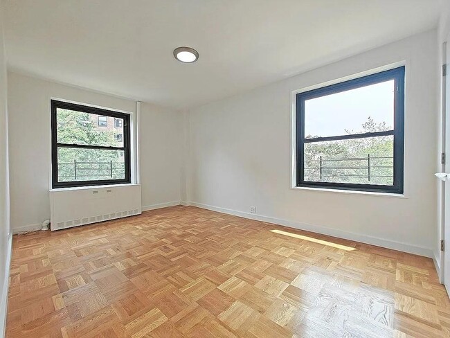 Building Photo - 210 Clinton Ave