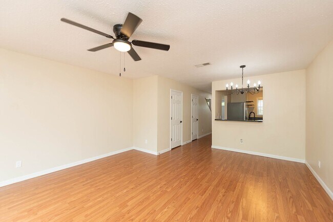 Building Photo - Townhome in Titusville