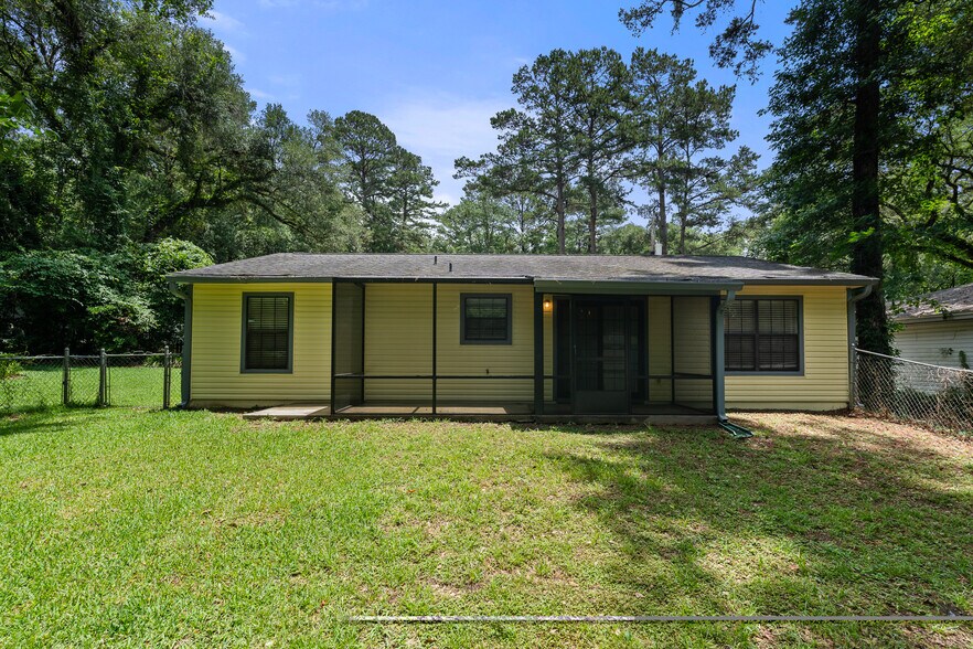 Building Photo - 2434 Jolene Ln