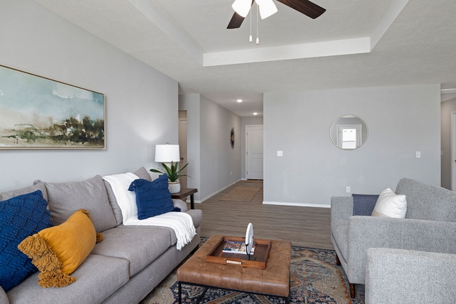 Building Photo - Large 3 bedroom rental with a fenced in yard in Republic!