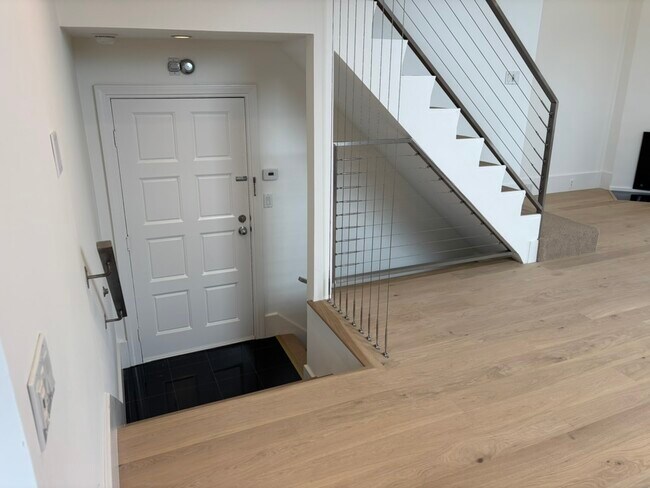 Building Photo - 12217 Rochester Ave