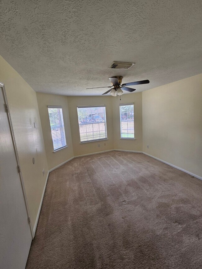 Building Photo - 12306 Scarlet River Dr