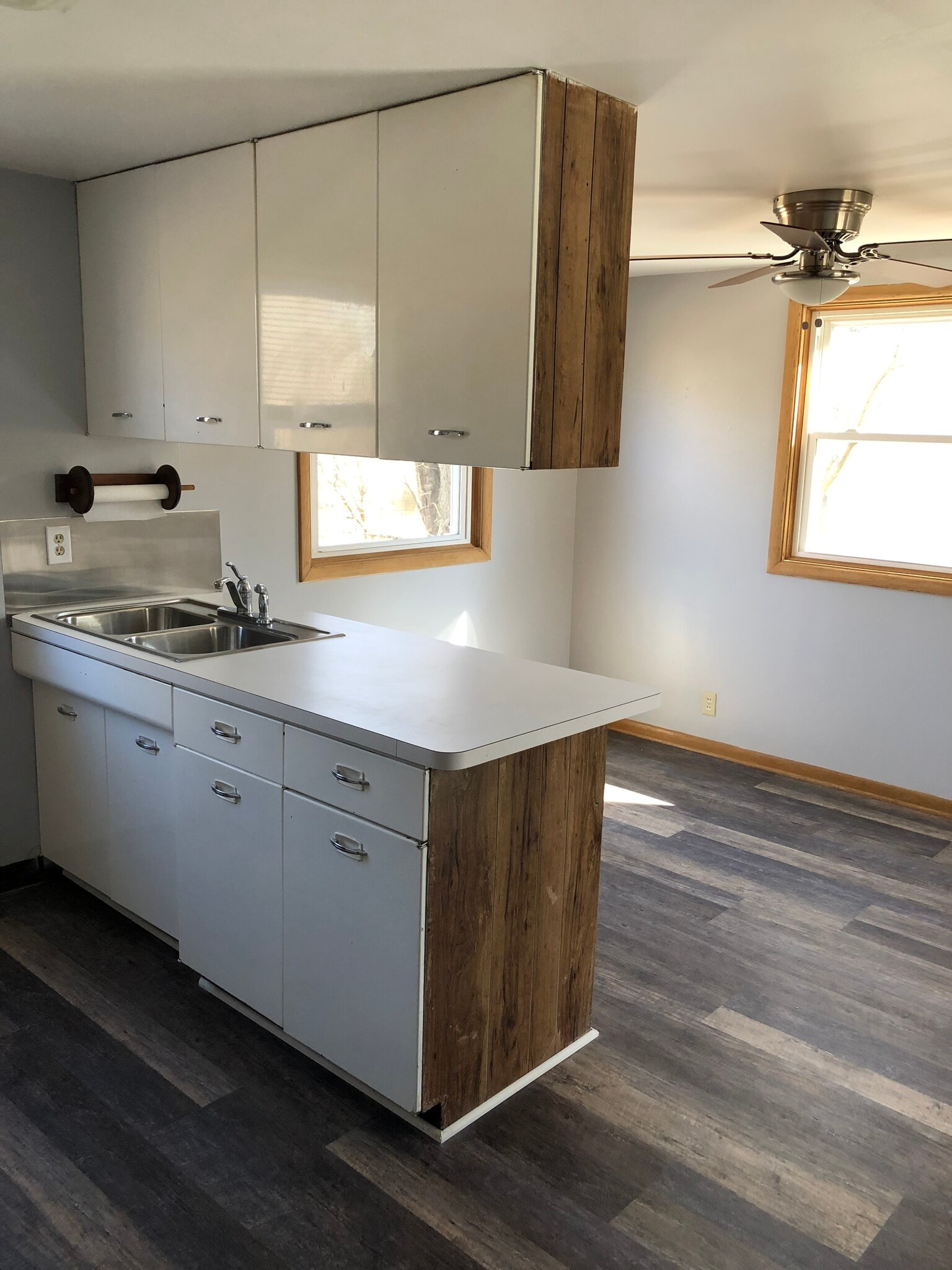 Kitchen - 1106 Tudor St