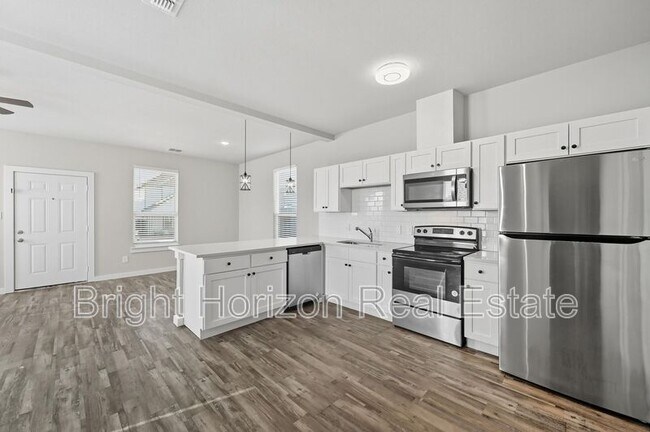 Building Photo - 3413 Valley Vista Dr