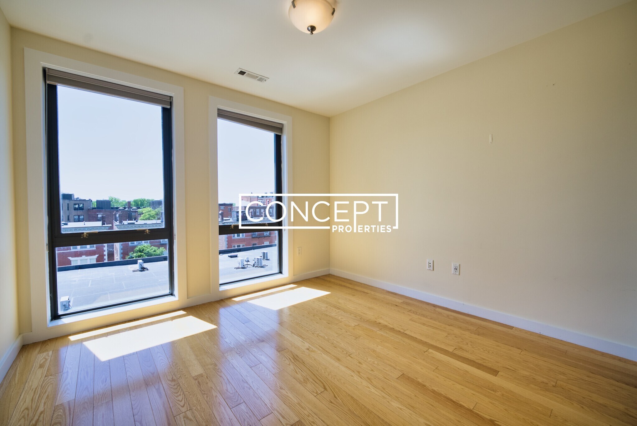 Building Photo - 5 Manor St