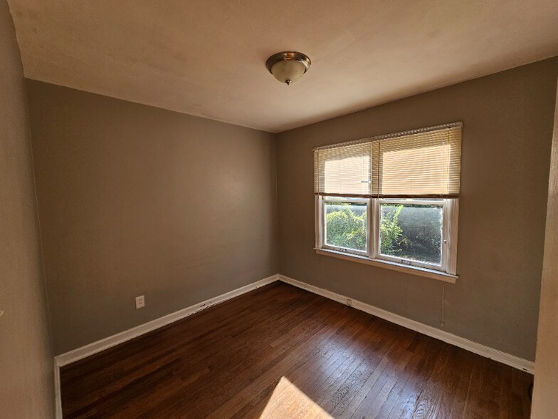 Building Photo - 23 Beacon Ave