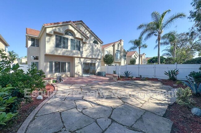 Building Photo - 93 Azusa Ave