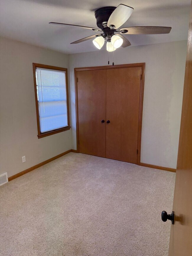 Building Photo - Gardiner Ave S. 223-225