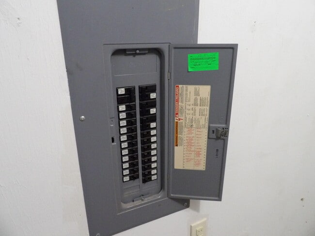 Building Photo - 344 Bypass Plaza Dr