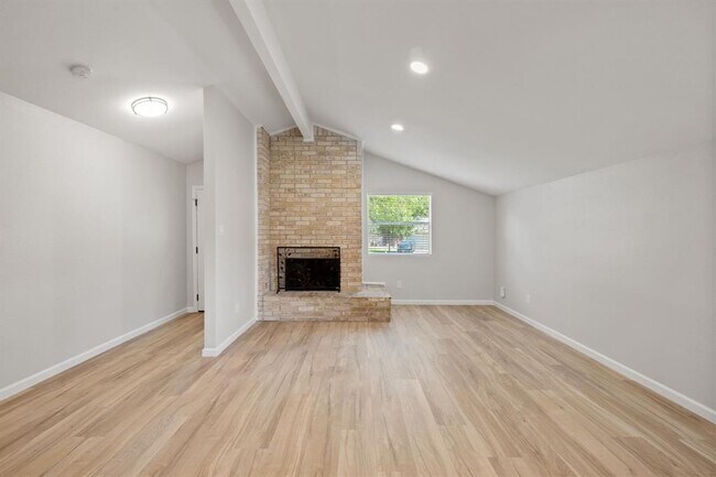 Building Photo - 10300 Rutland Village E