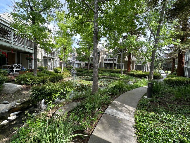 Building Photo - Morningside on the Lake Downstairs 1 Bedroom 1 Bath