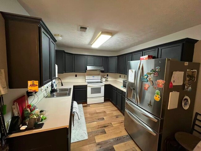 Building Photo - 3626 White Pine Dr