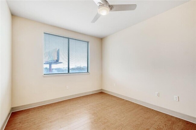 Building Photo - 3016 Guadalupe St