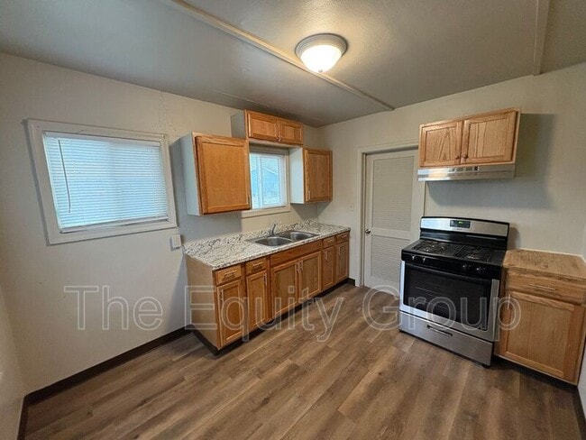 Building Photo - 311 E Grove Ave