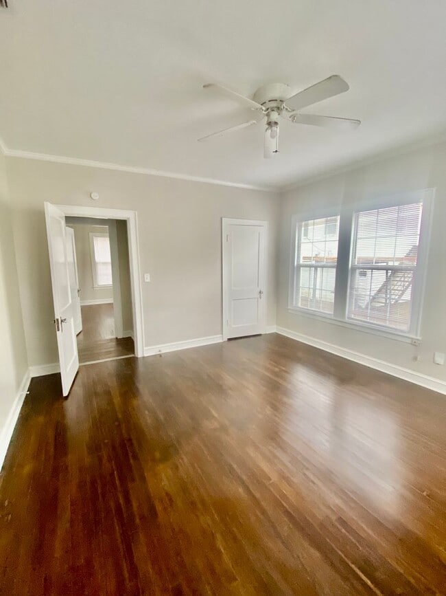 Building Photo - Charming 2-Bedroom Duplex for Lease – South Highlands